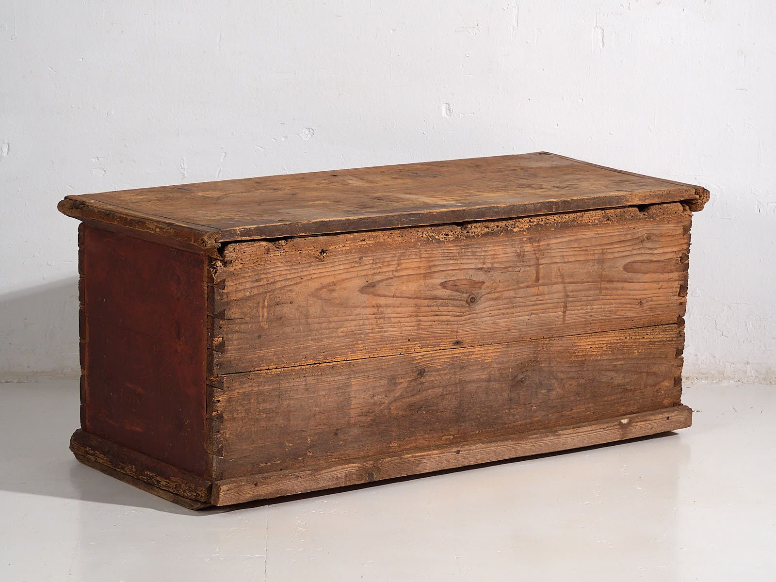 photo for sale Antique Storage Trunk With Floral Decoration (Year 1895) #102