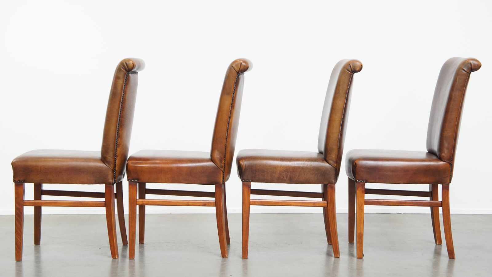 Timeless Set Of 4 Stately, Comfortable Dining Chairs Made Of Sheepskin With A Decorative Nail Finish photo 1471.0