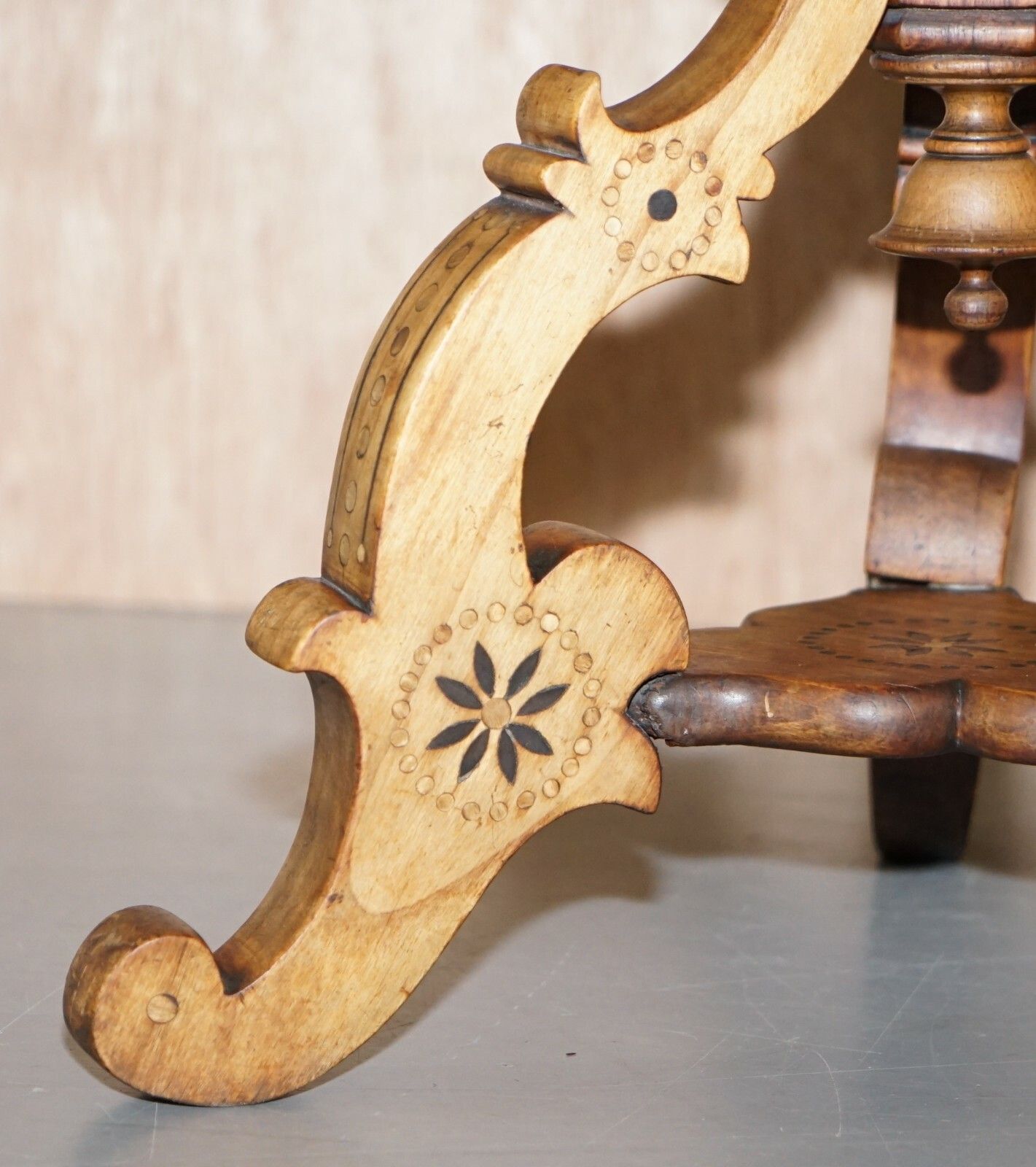 Victorian Sycamore Wood Mother Of Pearl Inlay Round Tilt Top Occasional Table photo vintage