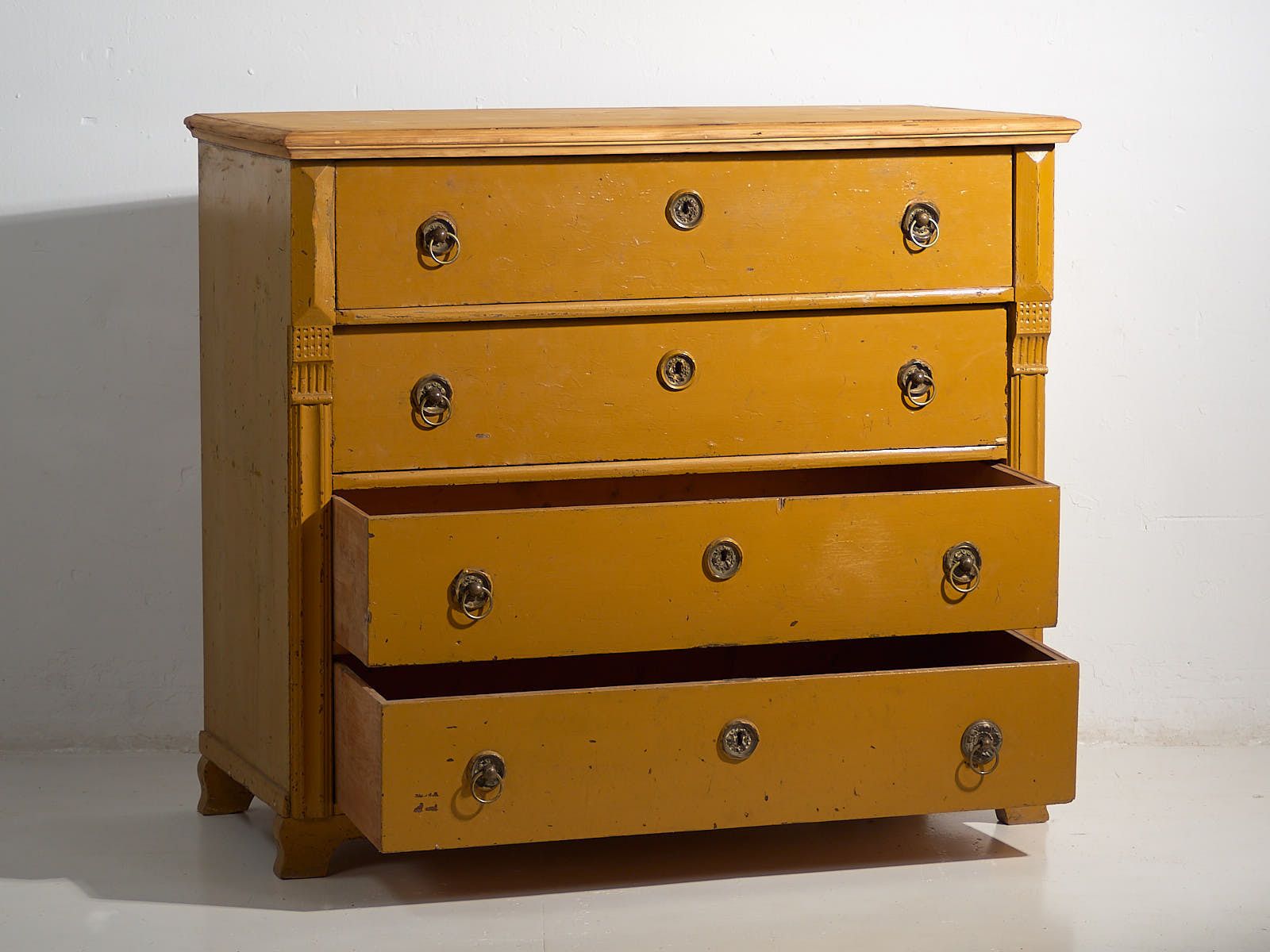 Large Antique Four Drawer Dresser photo vinterior