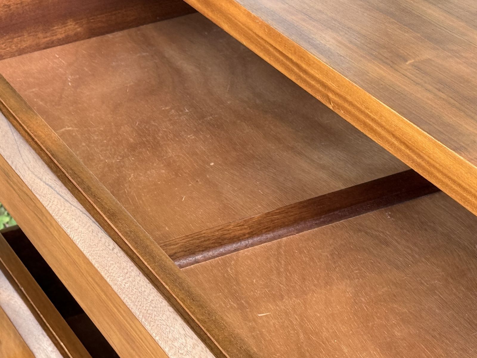 photo vintage Mid Century Teak Chest Of Drawers By John Herbert For A Younger