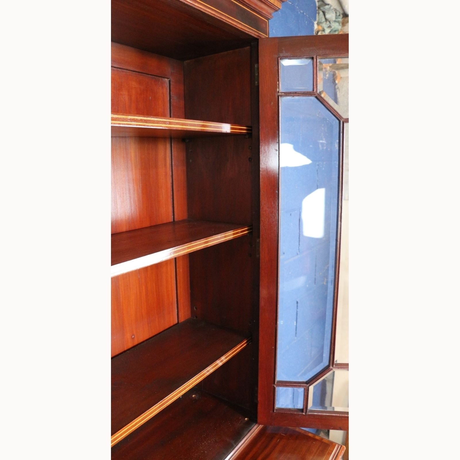 photo furniture A Quality Edwardian Inlaid Mahogany Astrical Glazed Cabinet