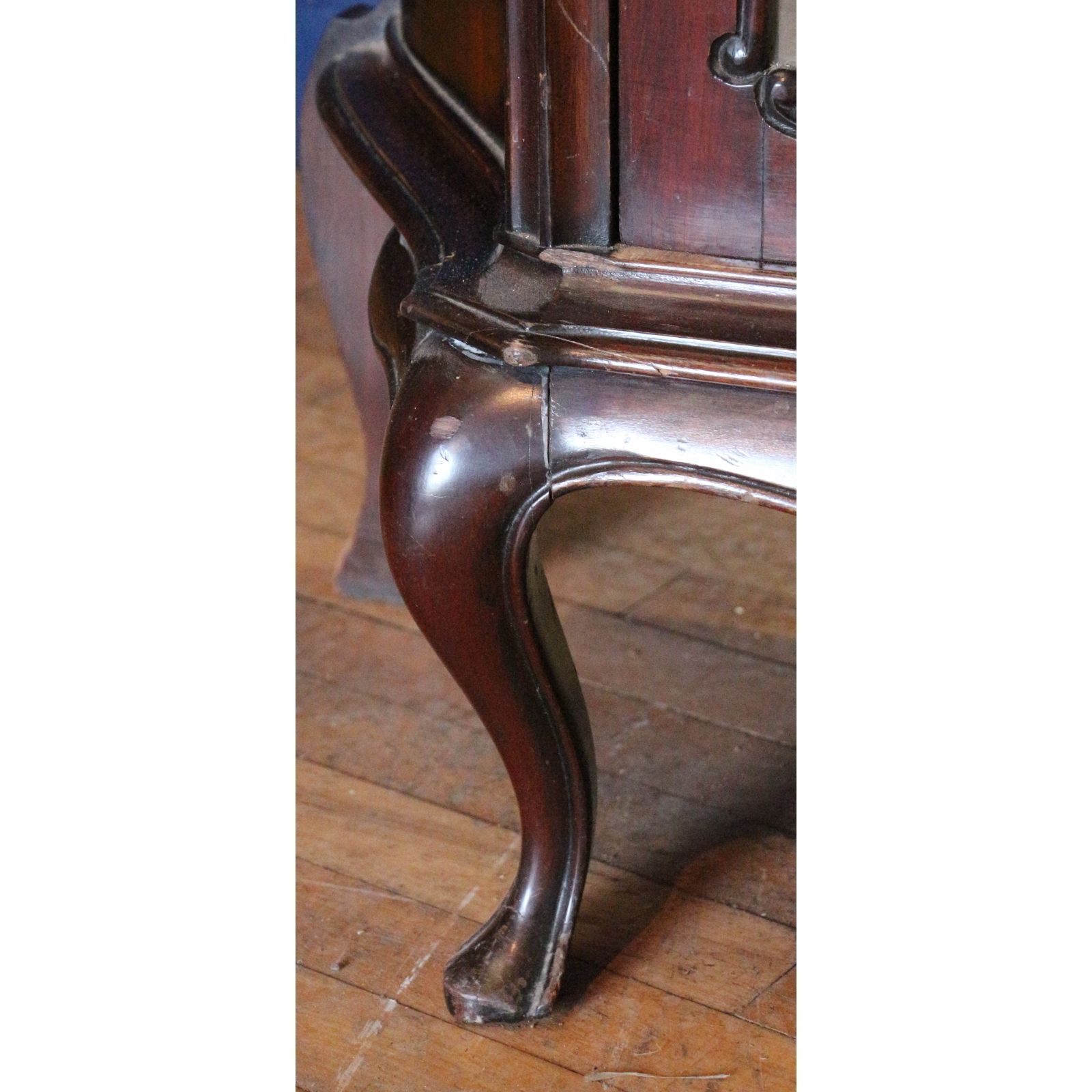 A Quality Victorian Carved Mahogany Display Cabinet Raised On Cabriole Supports photo vinterior