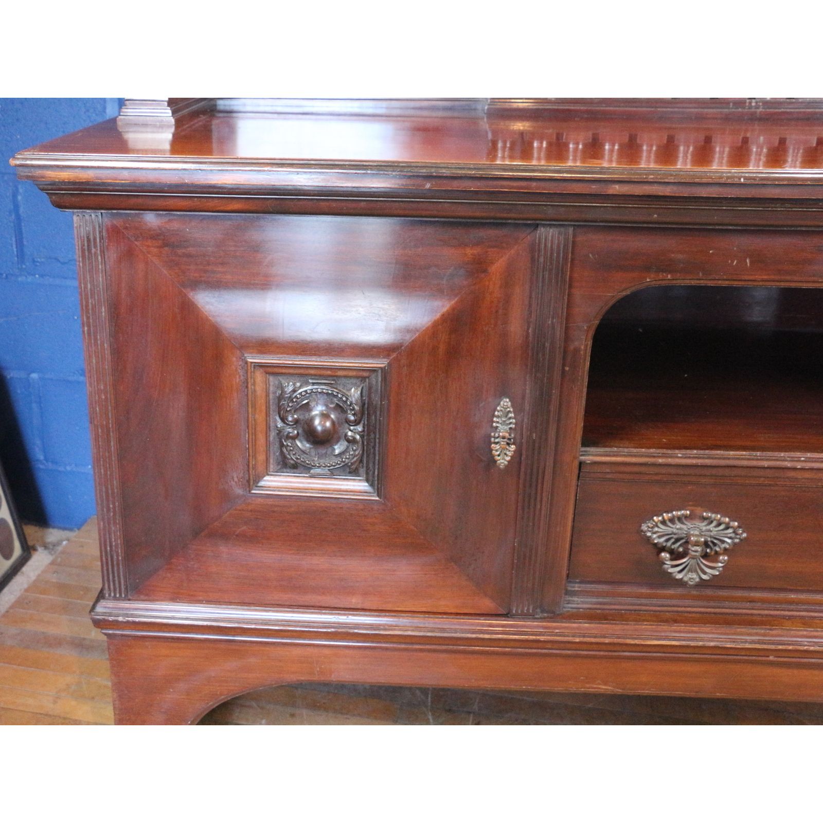A Large Victorian Country House Carved Mahogany Mirrored Back Sideboard Shapland & Petter photo furniture