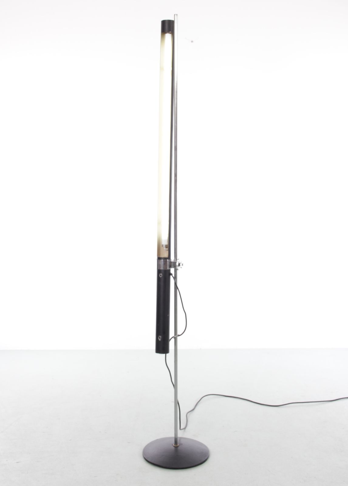 Mid Century Modern Floor Lamp Lampadaire Modèle 10 474 By Sabine Charoy For Verre & Lumière photo for sale