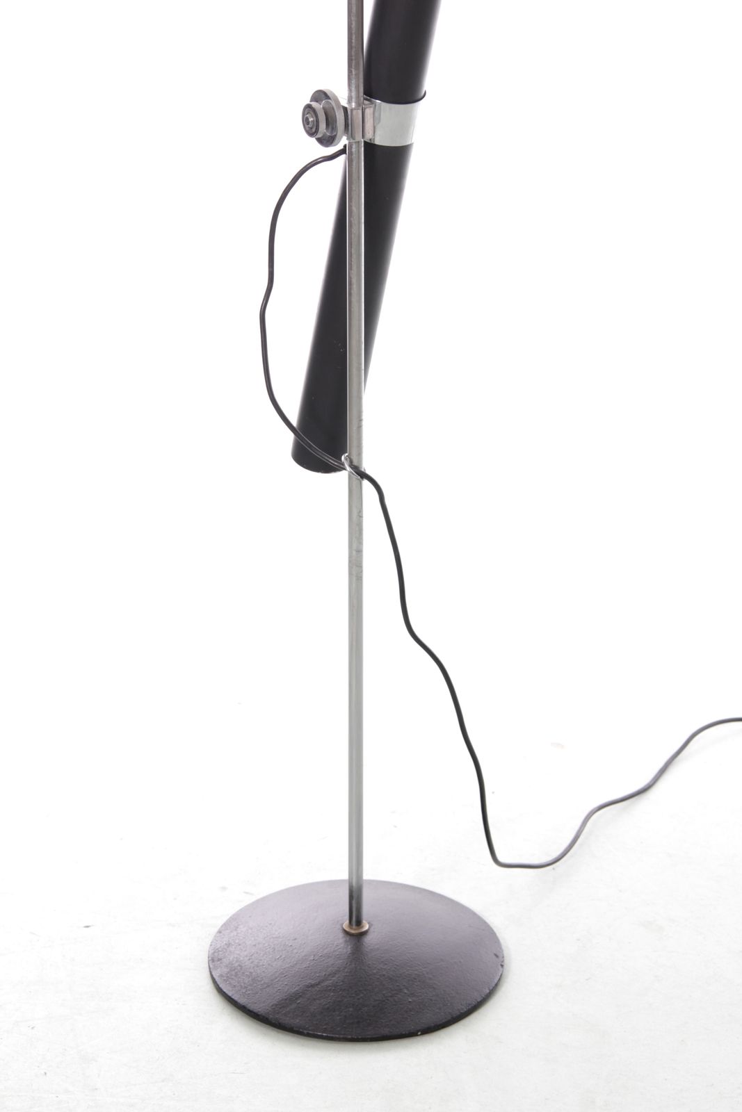 photo vintage Mid Century Modern Floor Lamp Lampadaire Modèle 10 474 By Sabine Charoy For Verre & Lumière