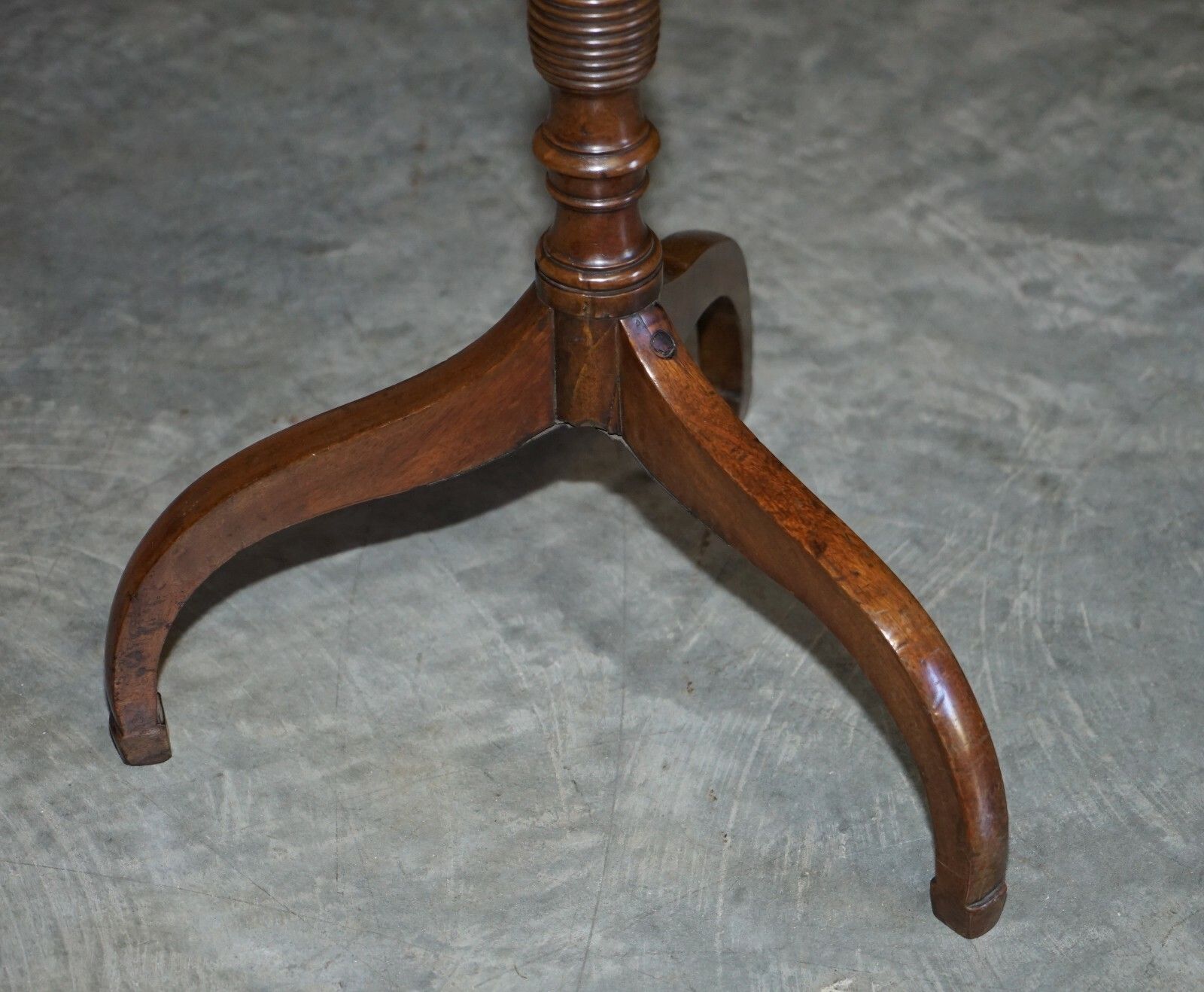 Antique Georgian Walnut Tripod Side End Lamp Or Wine Table Original Patina photo buy