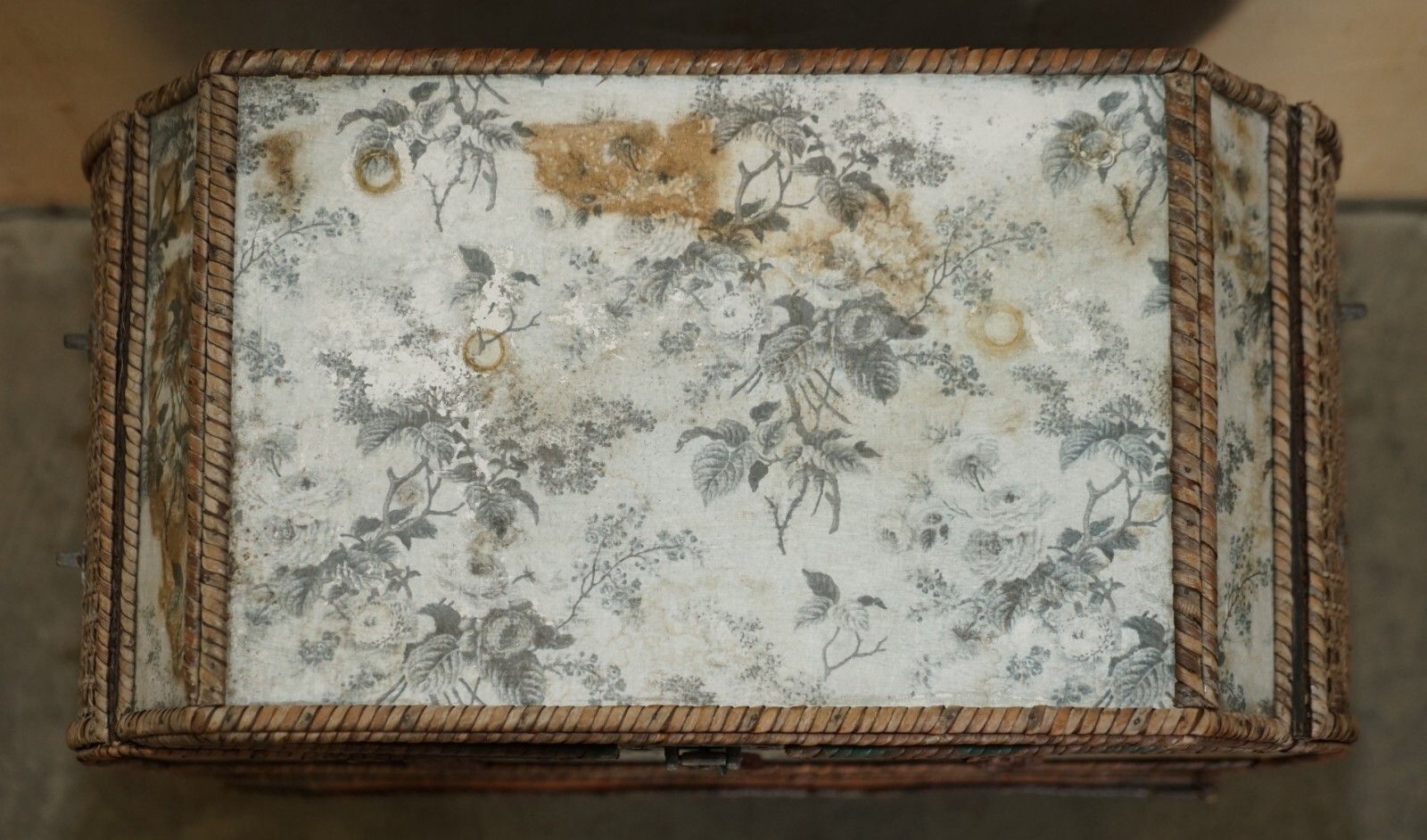 Lovely Vintage Chinese Wine Side Table Cabinet With Bottle & Glass Storage photo vintage