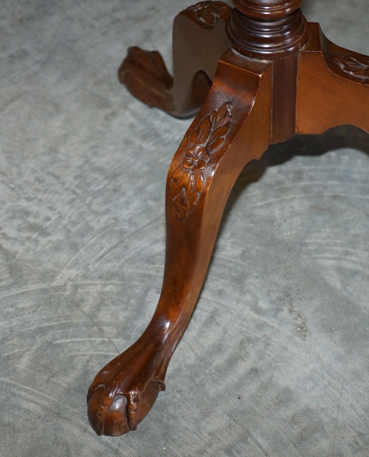 Lovely Flamed Mahogany Gallery Rail Side With Claw & Ball Feet Regency Style photo Furniture