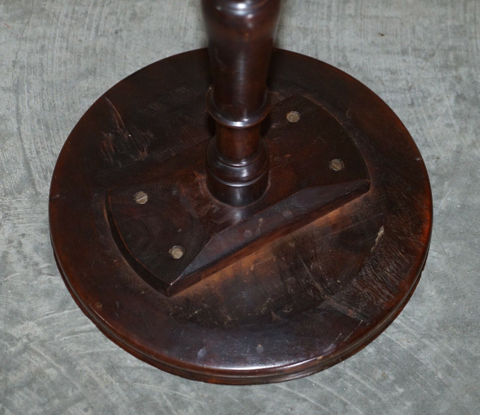 750.0 Antique Victorian Mahogany Hand Carved Jardiniere Table Or Plant Stand Pedestal photo