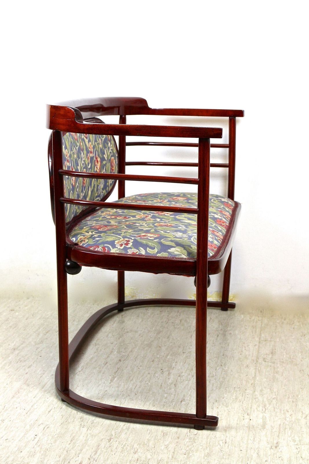 photo furniture 20th Century Art Nouveau "Fledermaus" Bentwood Seating Set By Kohn, At Ca. 1907