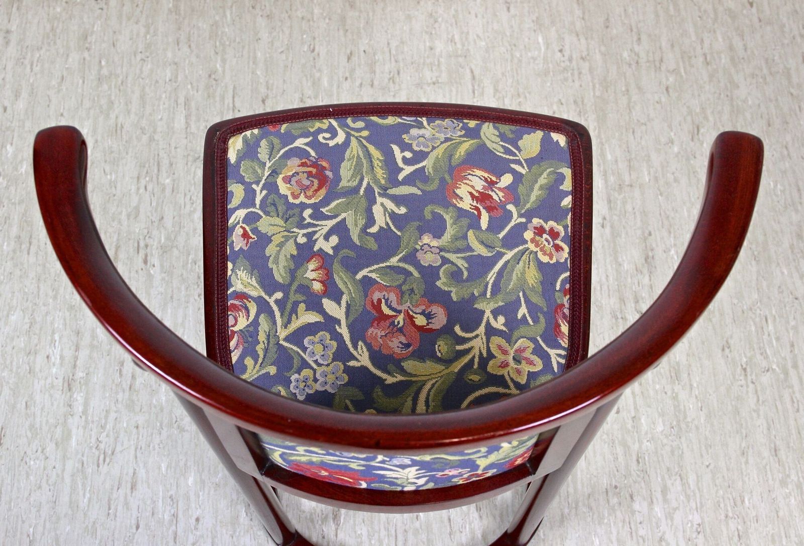 photo buy 20th Century Art Nouveau "Fledermaus" Bentwood Seating Set By Kohn, At Ca. 1907