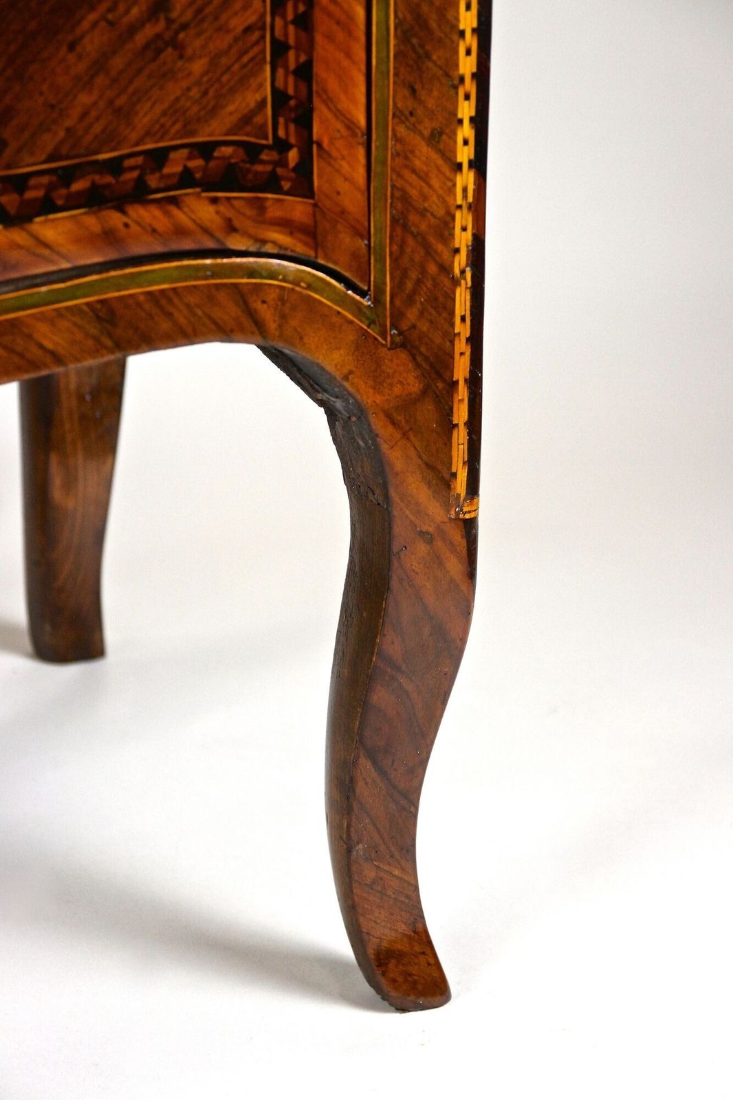 photo vinterior 18th Century Marquetry Chest Of Drawers   Museums Quality, Milan/ It Ca. 1760