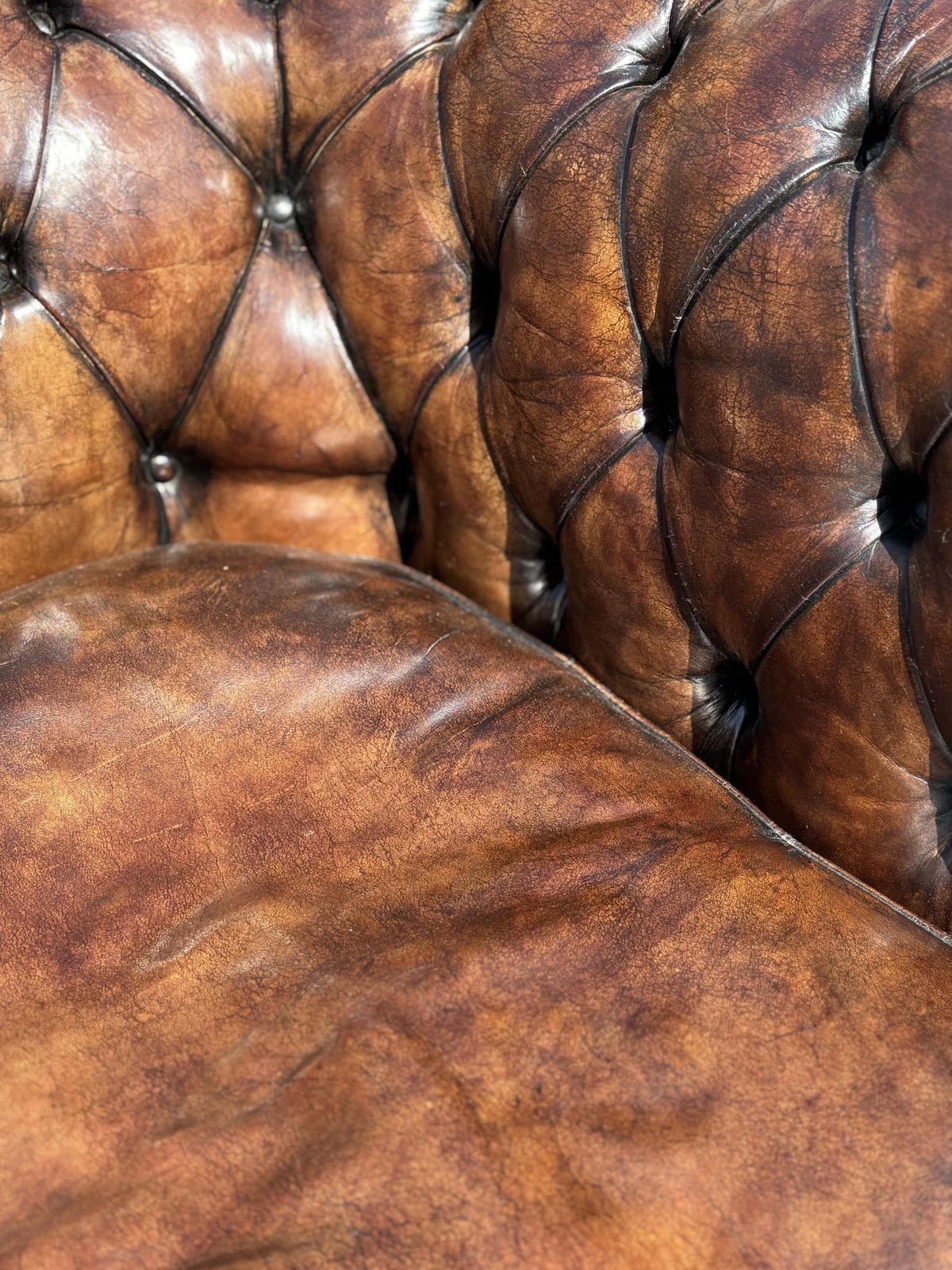 photo furniture Early 20th Century Brown Leather Chesterfield Armchair