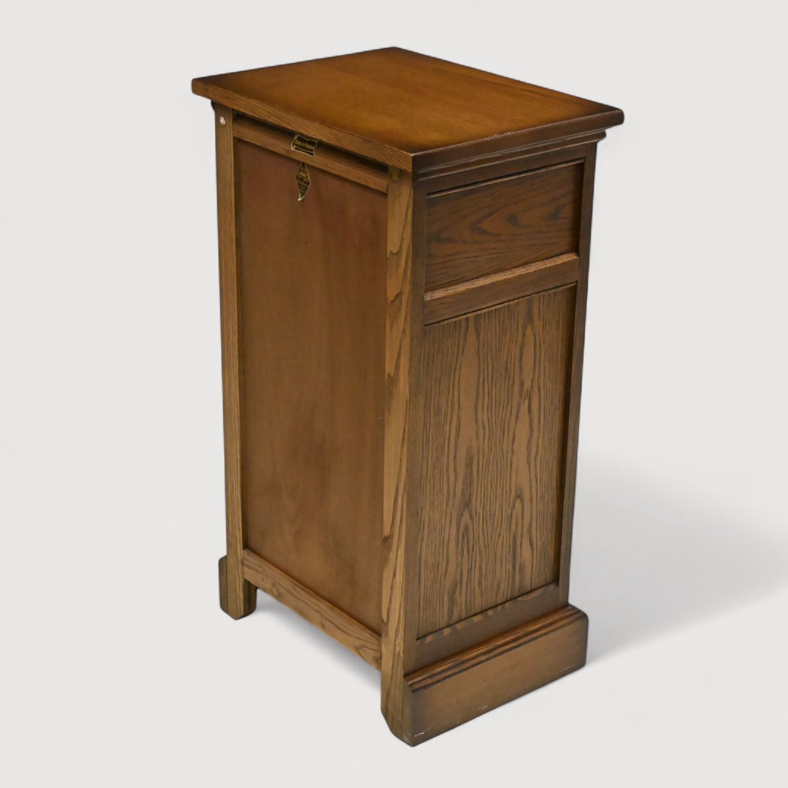 photo vinterior Old Charm Pedestal Cabinet Shelved Light Oak Free Delivery