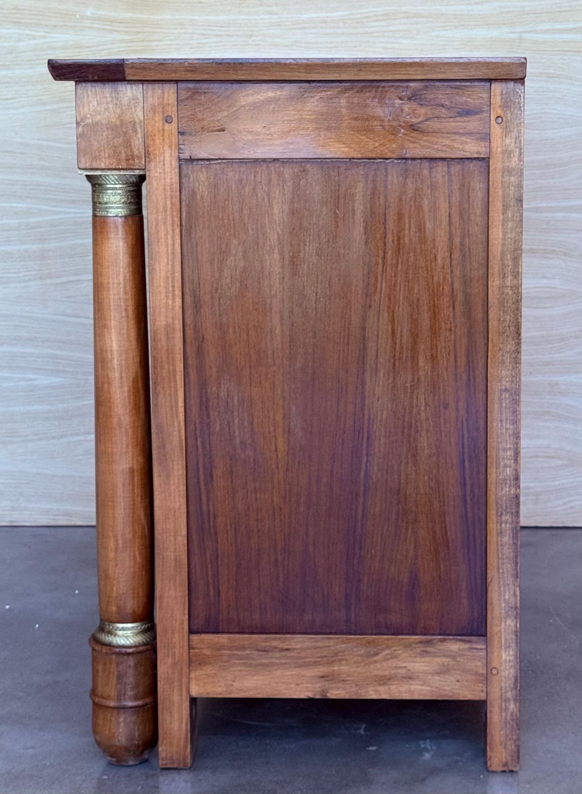 Commode Empire française à quatre tiroirs en acajou, bords dorés, vers 1830 photo buy