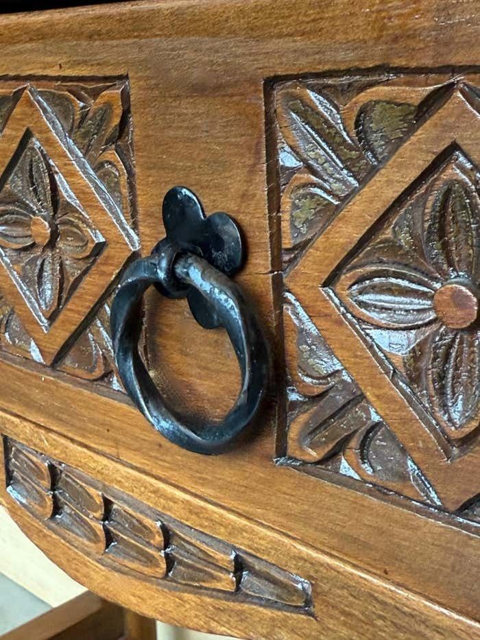 2145.0 Grande table de chevet ou console basse espagnole avec tiroir photo