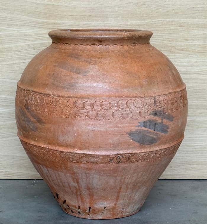 Rare pot à fleurs en terre cuite sculpté à la main, France, XVIIIe siècle photo buy