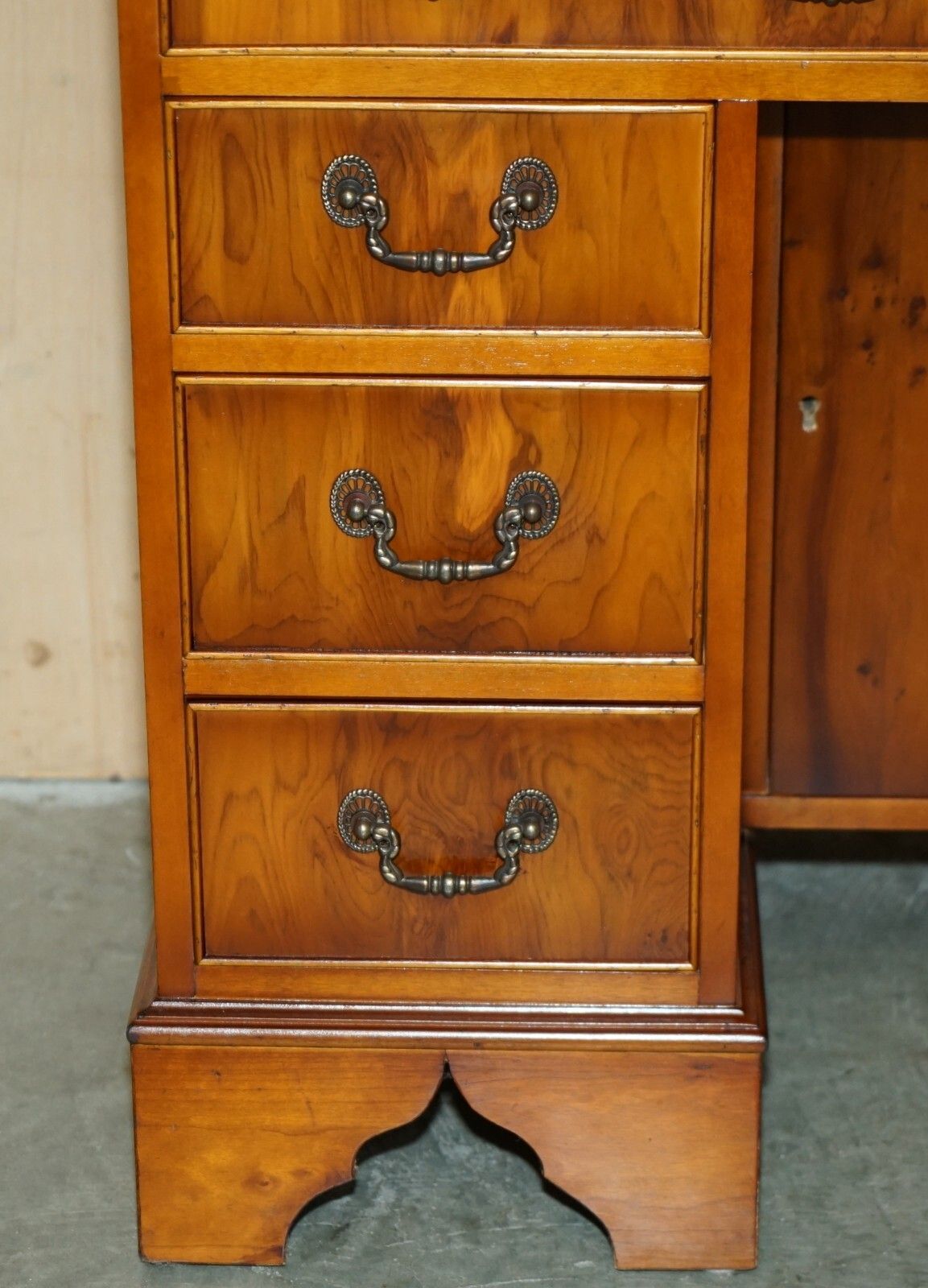 Stunning Small Burr & Burl Yew Wood With Green Leather Top Twin Pedestal Desk photo vintage