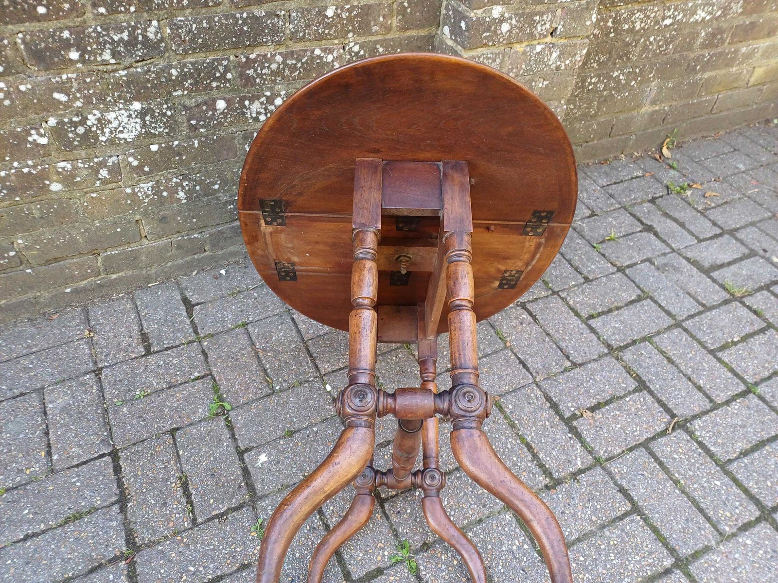 Antique Mahogany Victorian Drop Leaf Sutherland Pembroke Side Table C1880 Compact Occasional Lamp Table With Turned Legs Occasional photo for sale