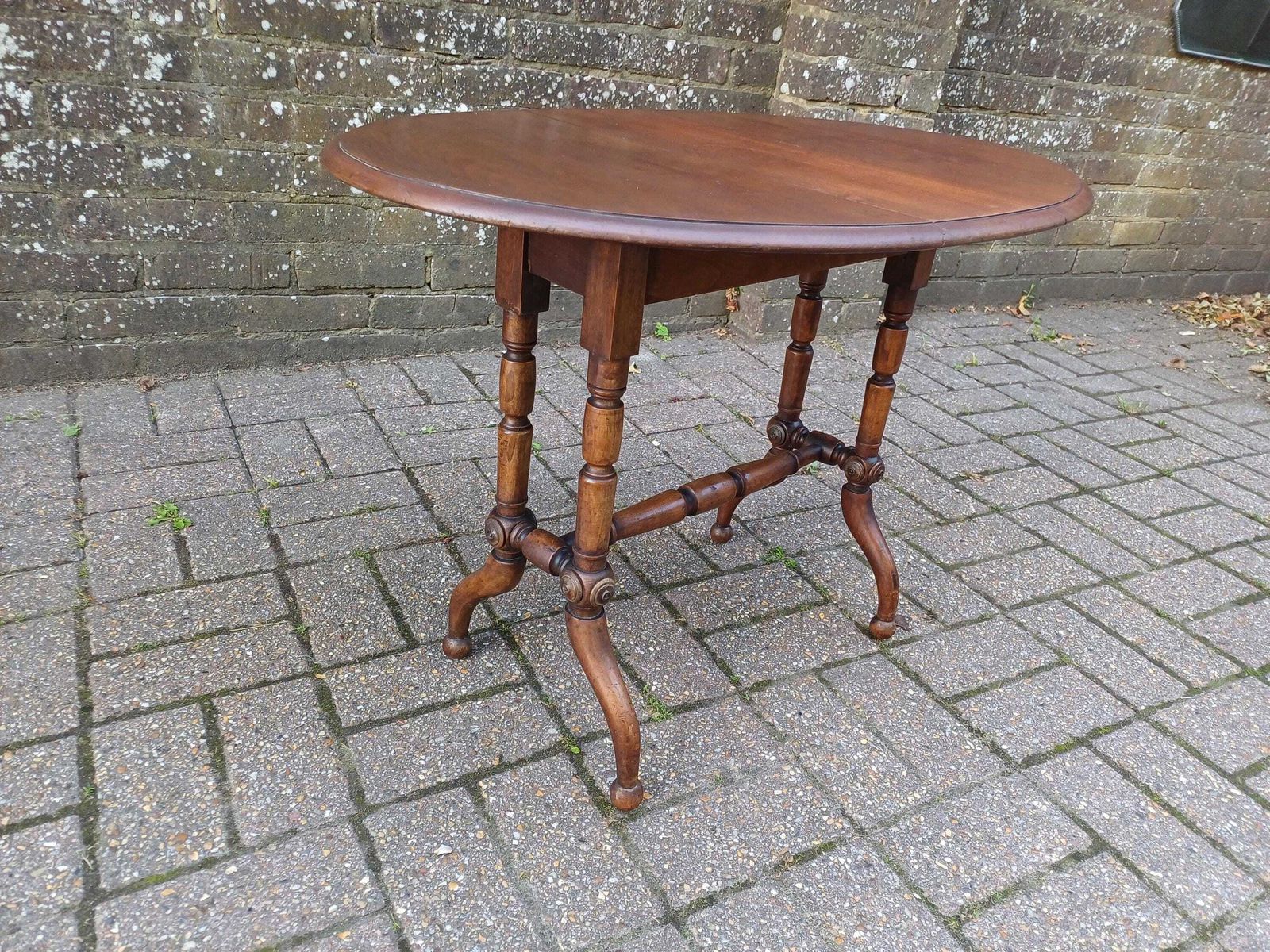 Antique Mahogany Victorian Drop Leaf Sutherland Pembroke Side Table C1880 Compact Occasional Lamp Table With Turned Legs Occasional photo 225.0