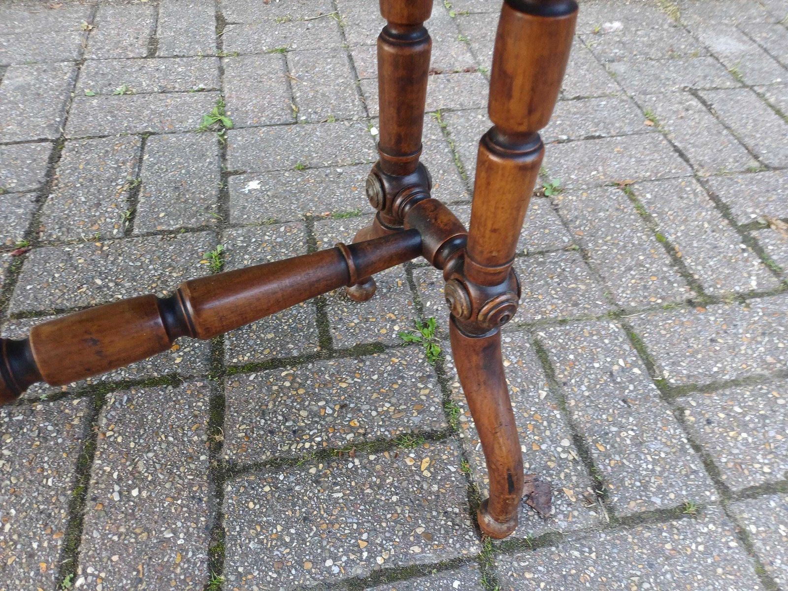 Antique Mahogany Victorian Drop Leaf Sutherland Pembroke Side Table C1880 Compact Occasional Lamp Table With Turned Legs Occasional photo vinterior