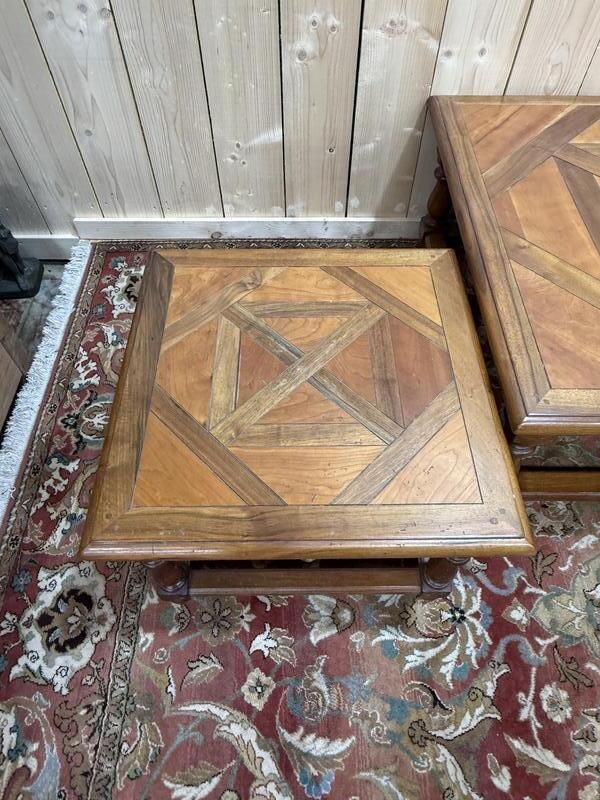 Table Basse Et Bouts De Canapés De Style Louis XIII En Parquet photo 790.0