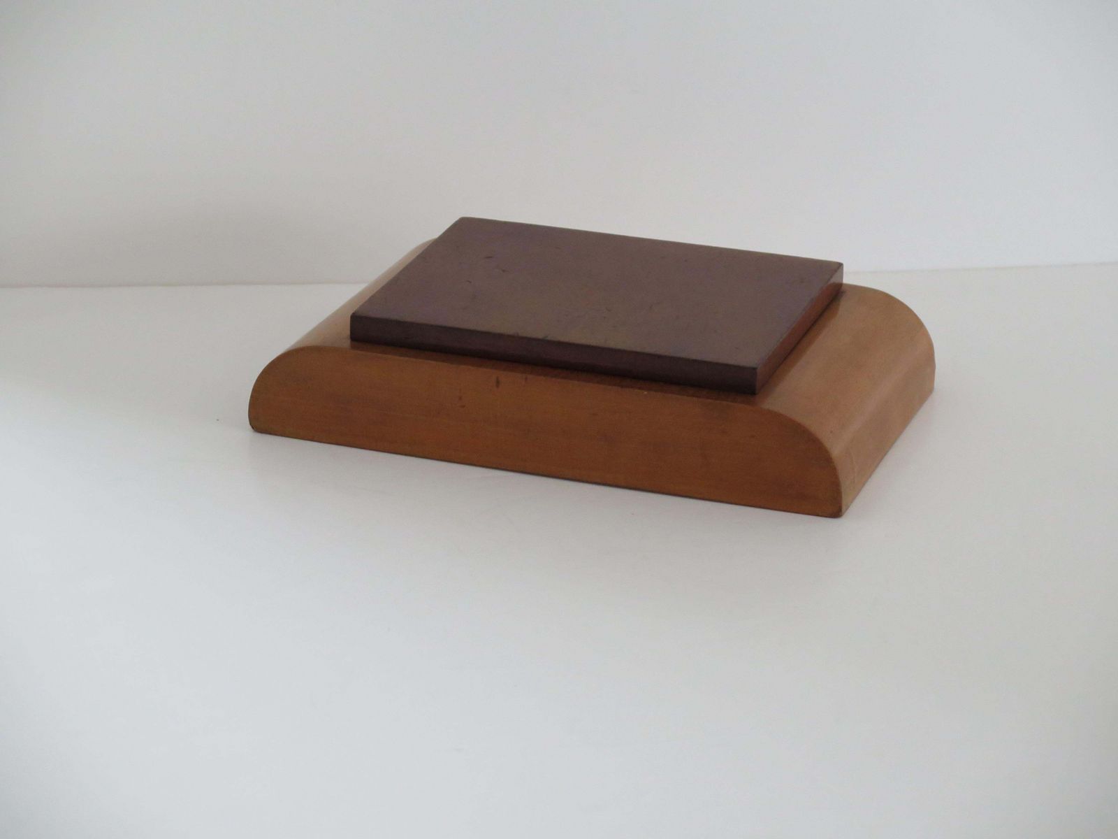 photo vinterior Art Deco Lidded Box Burr Walnut Hinged Lid On Pale Wood Base, Circa 1925