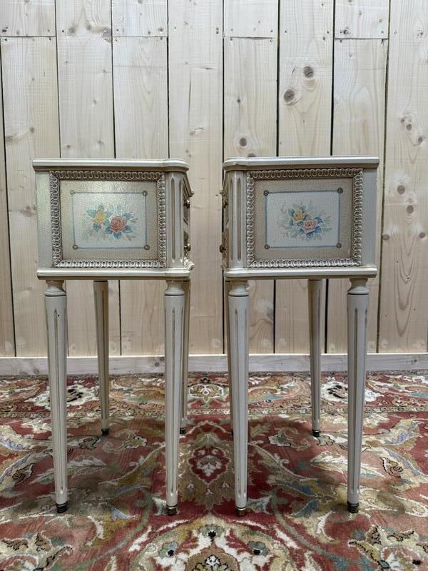 Paire De Tables De Chevets De Style Louis XVI En Bois Peint photo buy