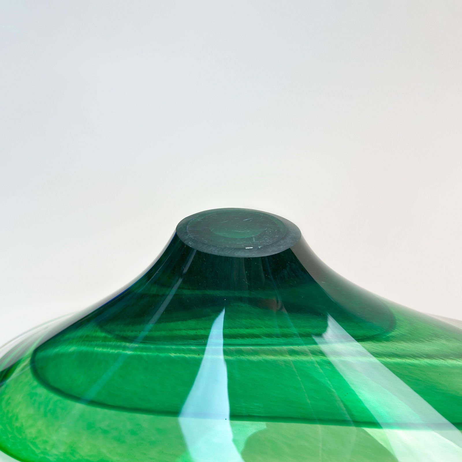 Green Art Glass Oval Centrepiece Bowl By Richard Glass, Teign Valley, 2000s photo vinterior