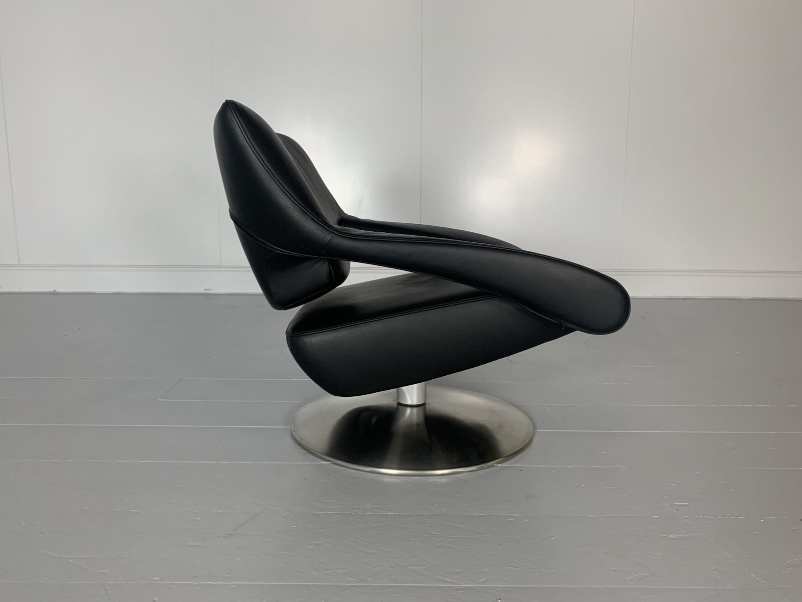 photo for sale Pair Of De Sede Ds255/01 Armchairs – In Black Leather