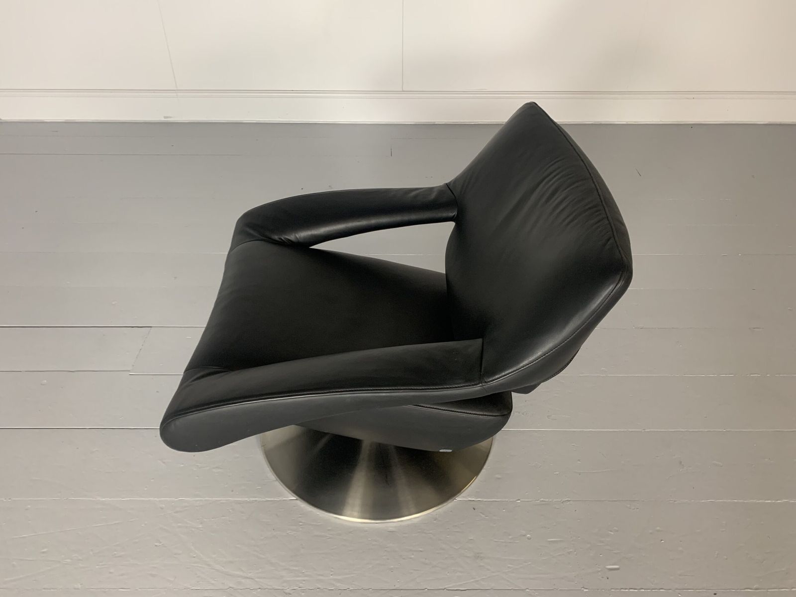photo vintage Pair Of De Sede Ds255/01 Armchairs – In Black Leather