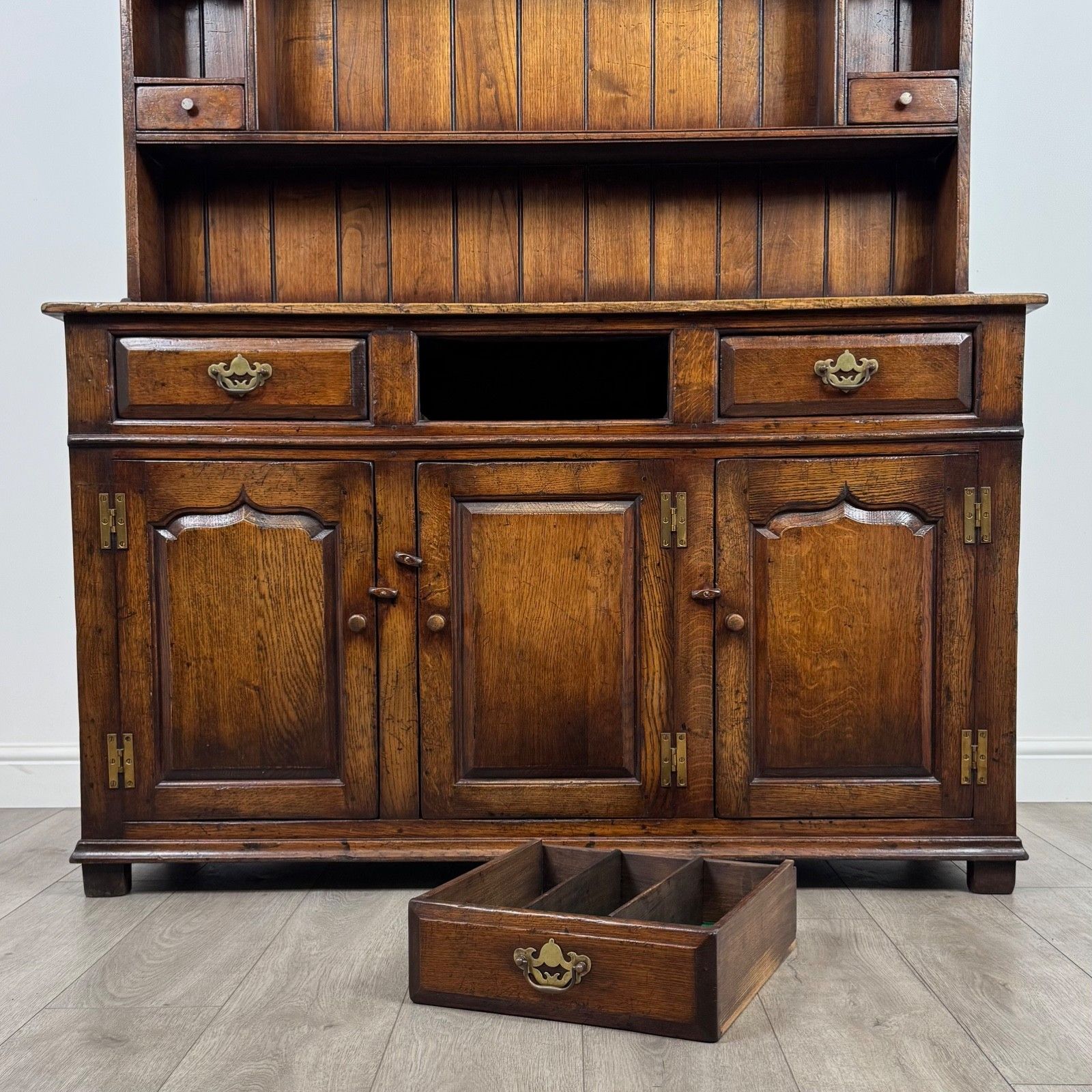Furniture Antique 20th Century Traditional Oak Dresser Of Finest Quality photo