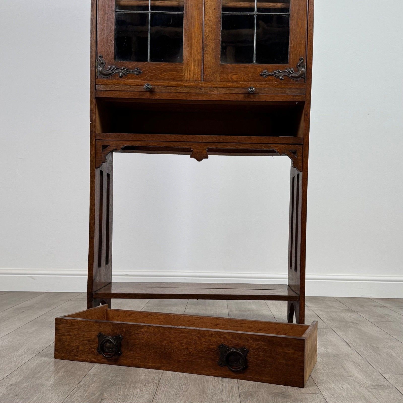 1250.0 Antique 20th Century Fine Quality Art & Crafts Display Cabinet photo