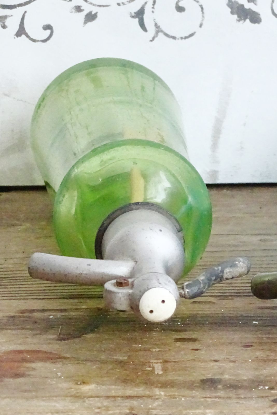 Antique Green Glass Seltzer Bottle, Syphon: Brocante Shabby Chic Decor photo vinterior