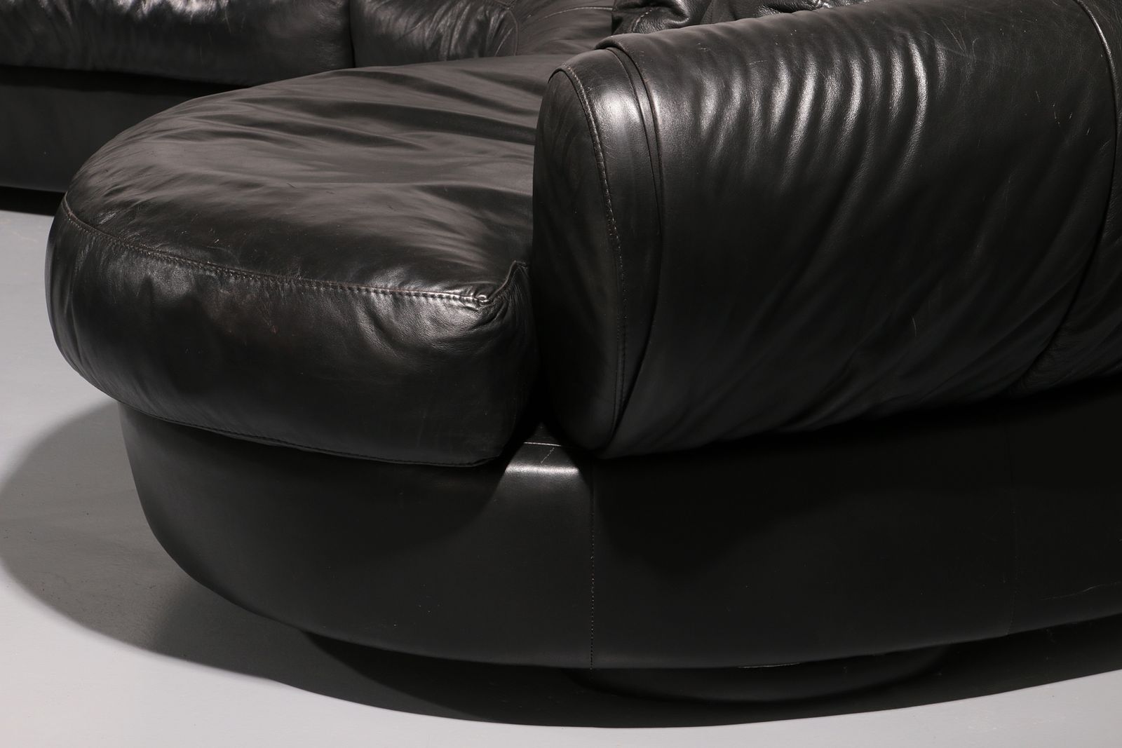 Organically Shaped Post Modern Sectional Sofa In Black Leather photo Furniture