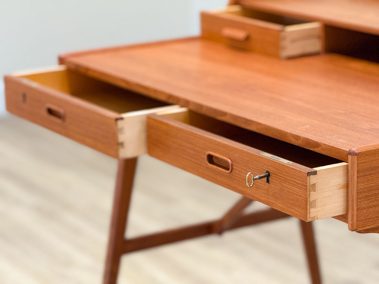 Teak Model 56 Desk By Arne Wahl Iversen, 1960s photo vinterior