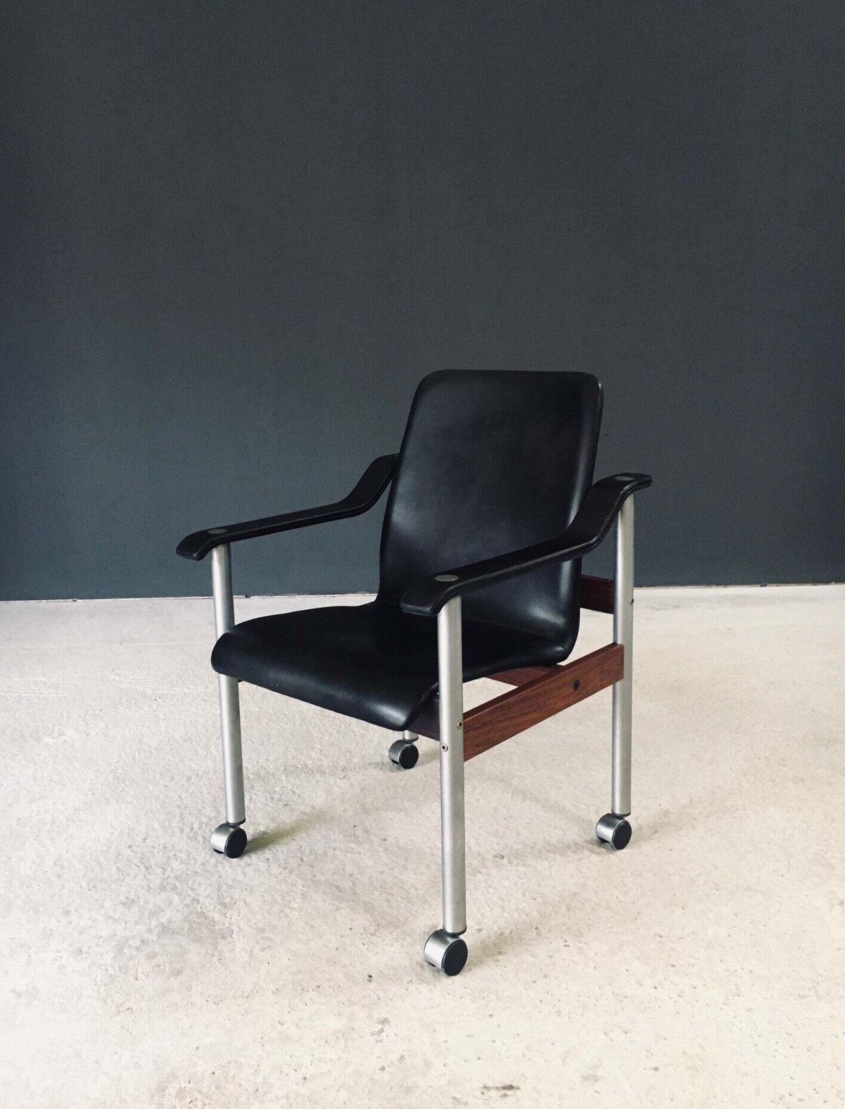 Mid Century Modern Scandinavische Design Bureaustoel Van Dyrlund, Denemarken, Ca. Jaren 1960 photo furniture