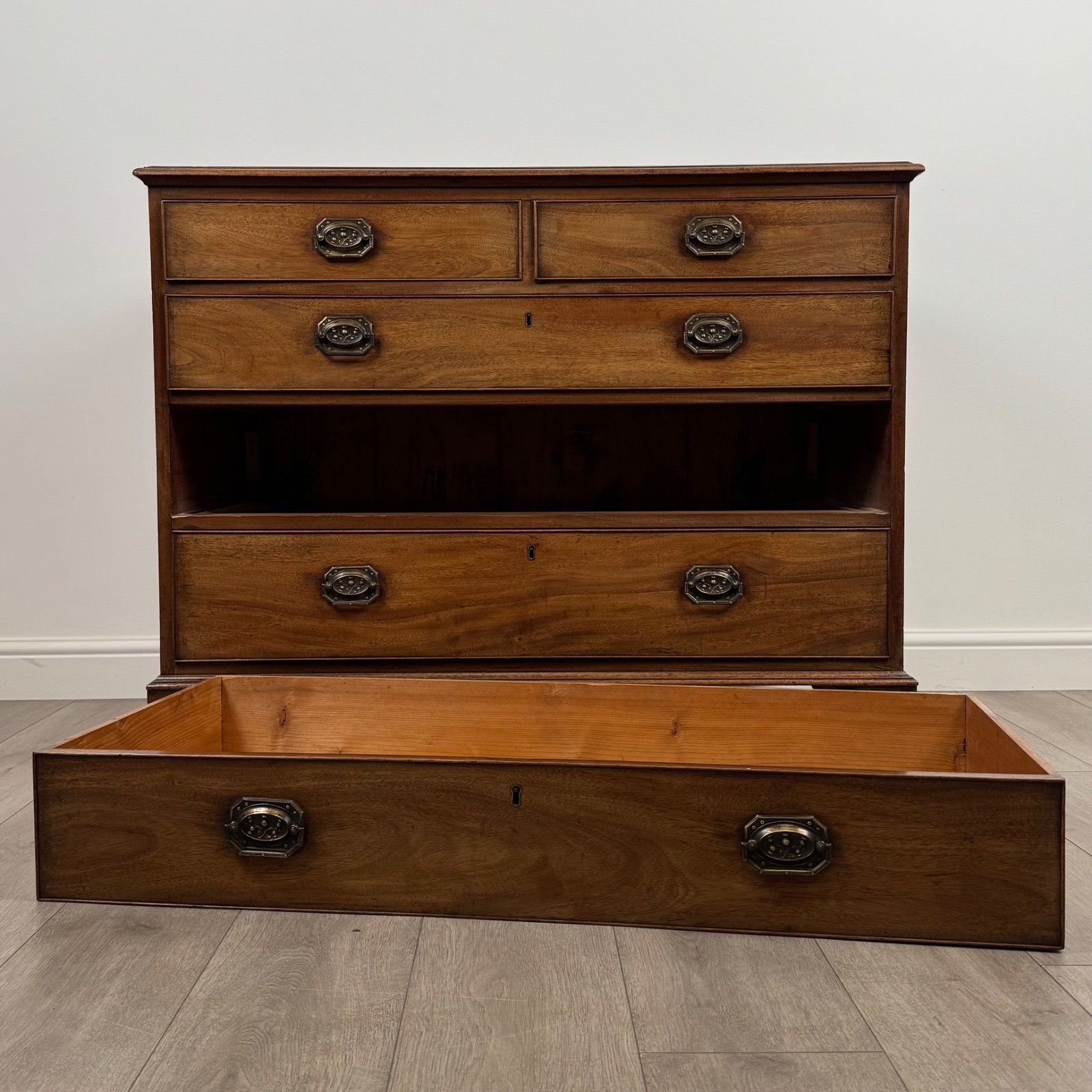 photo for sale Antique 18th Century Chest Of Drawers In Mahogany