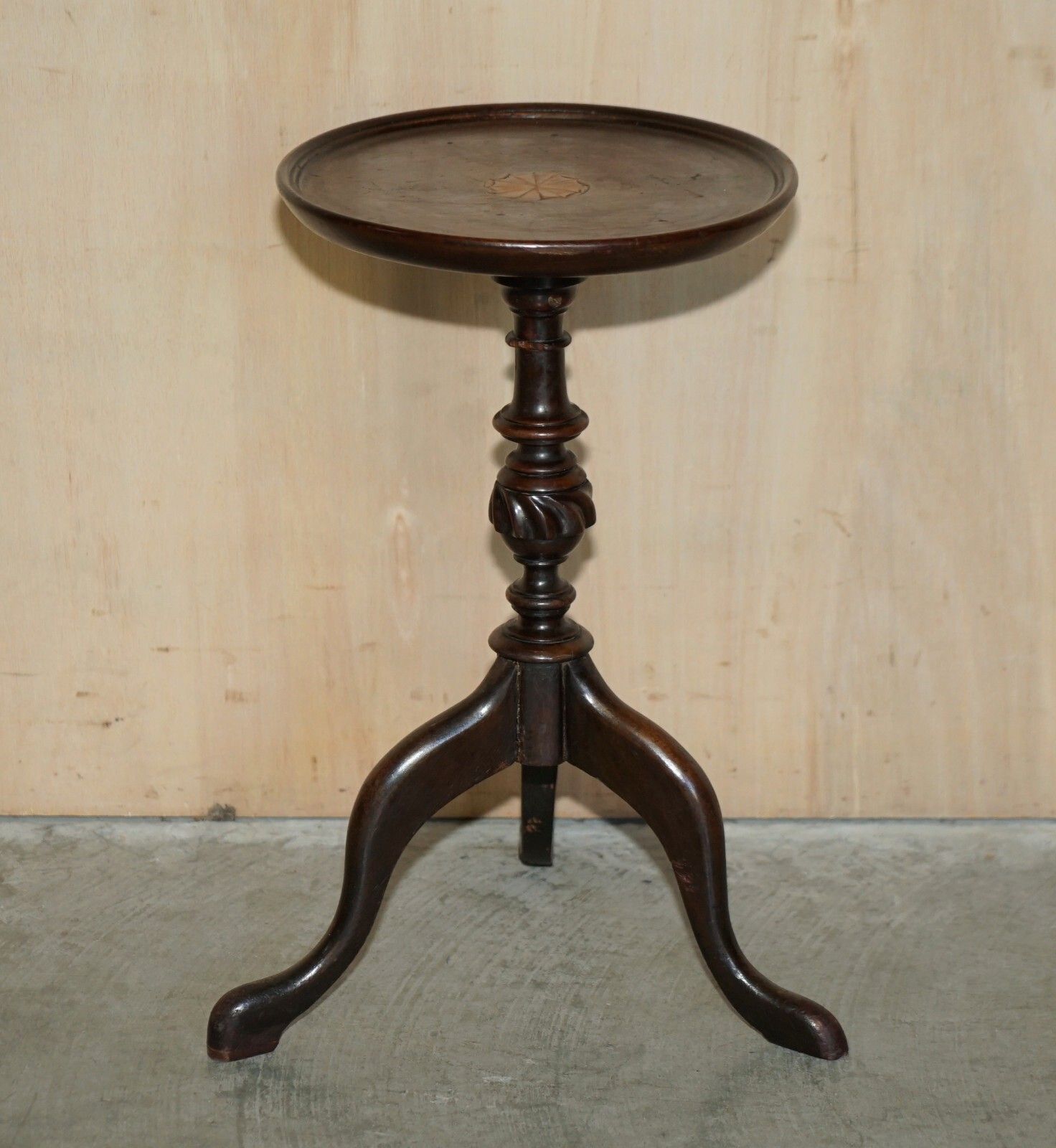 Lovely Small Antique Sheraton Revival Mahogany Tripod Side End Lamp Wine Table photo for sale