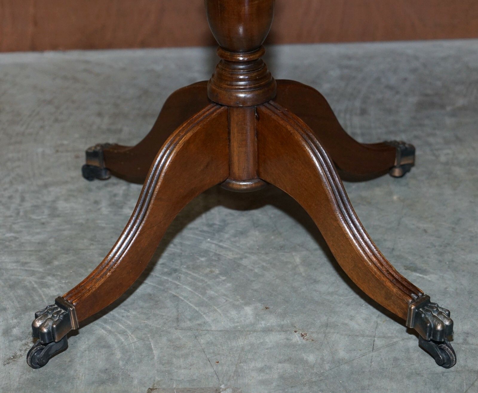 photo furniture Regency Style Mahogany Oxblood Leather Side End Lamp Wine Drum Table Drawers