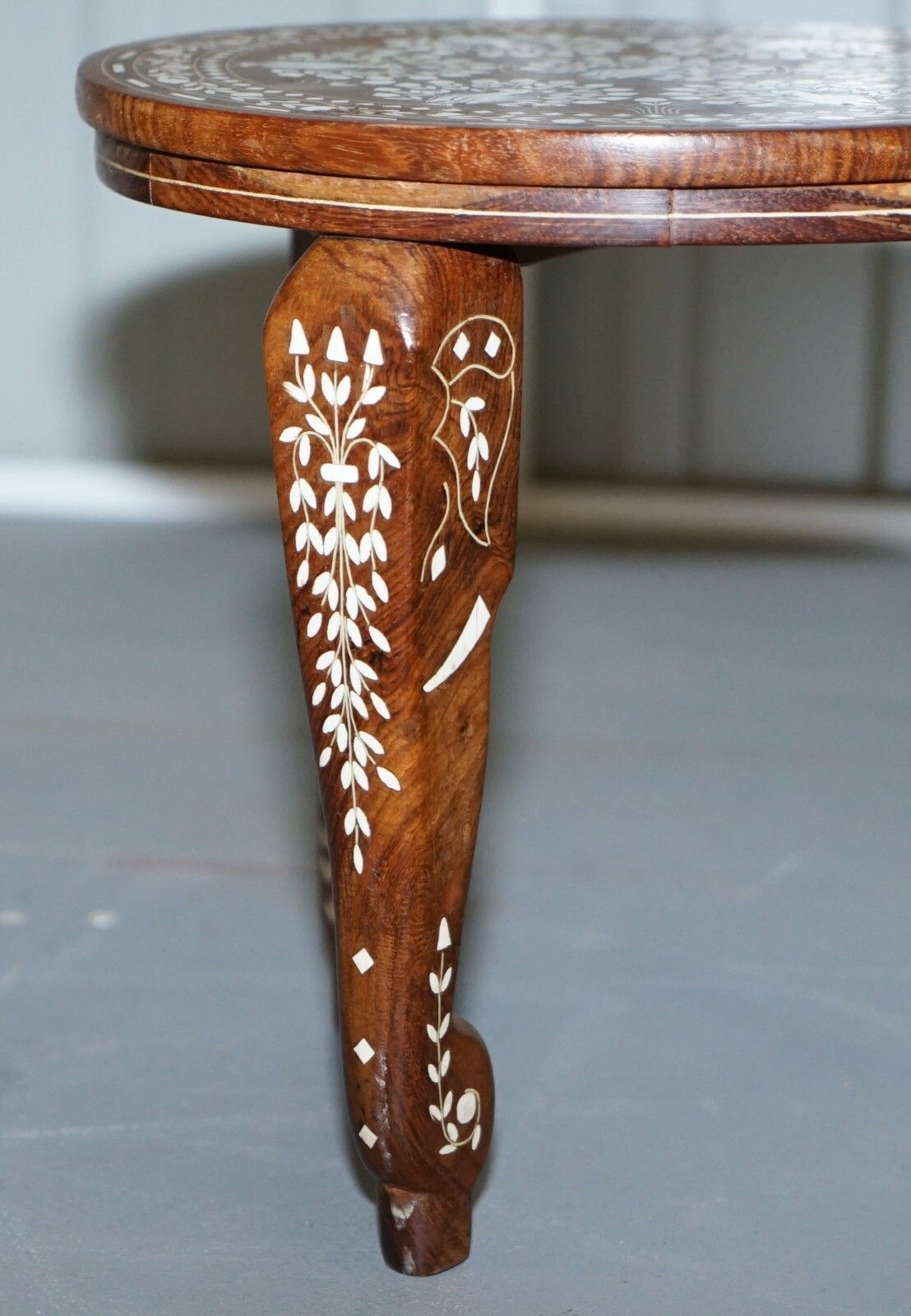Anglo Indian Export Rosewood Elephant Inlaid Side Lamp End Wine Table Flowers photo vinterior