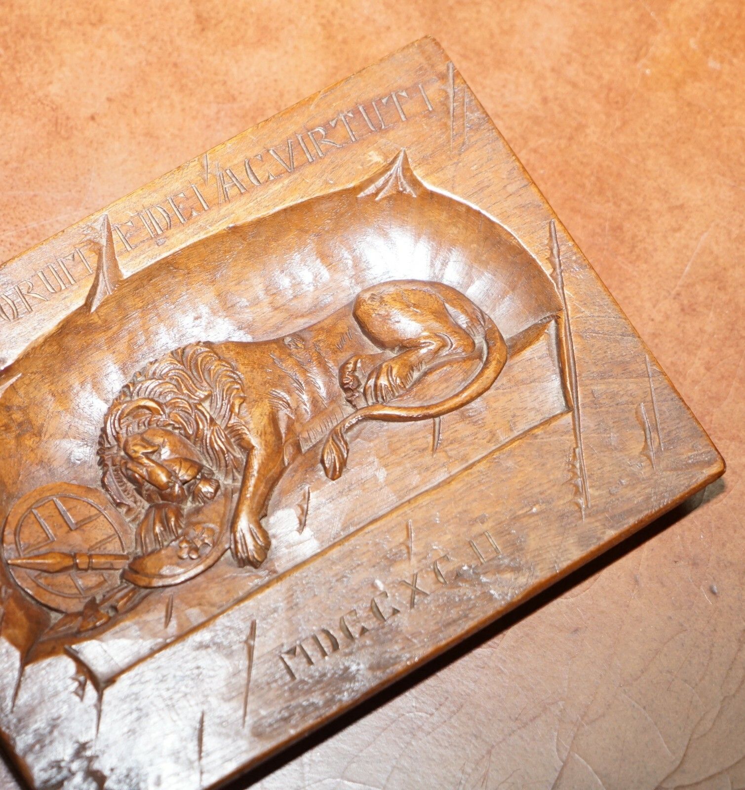 Sublime Vintage  Hand Cavred Wooden Plaque & Documents Of The Lion Of Lucerne photo for sale