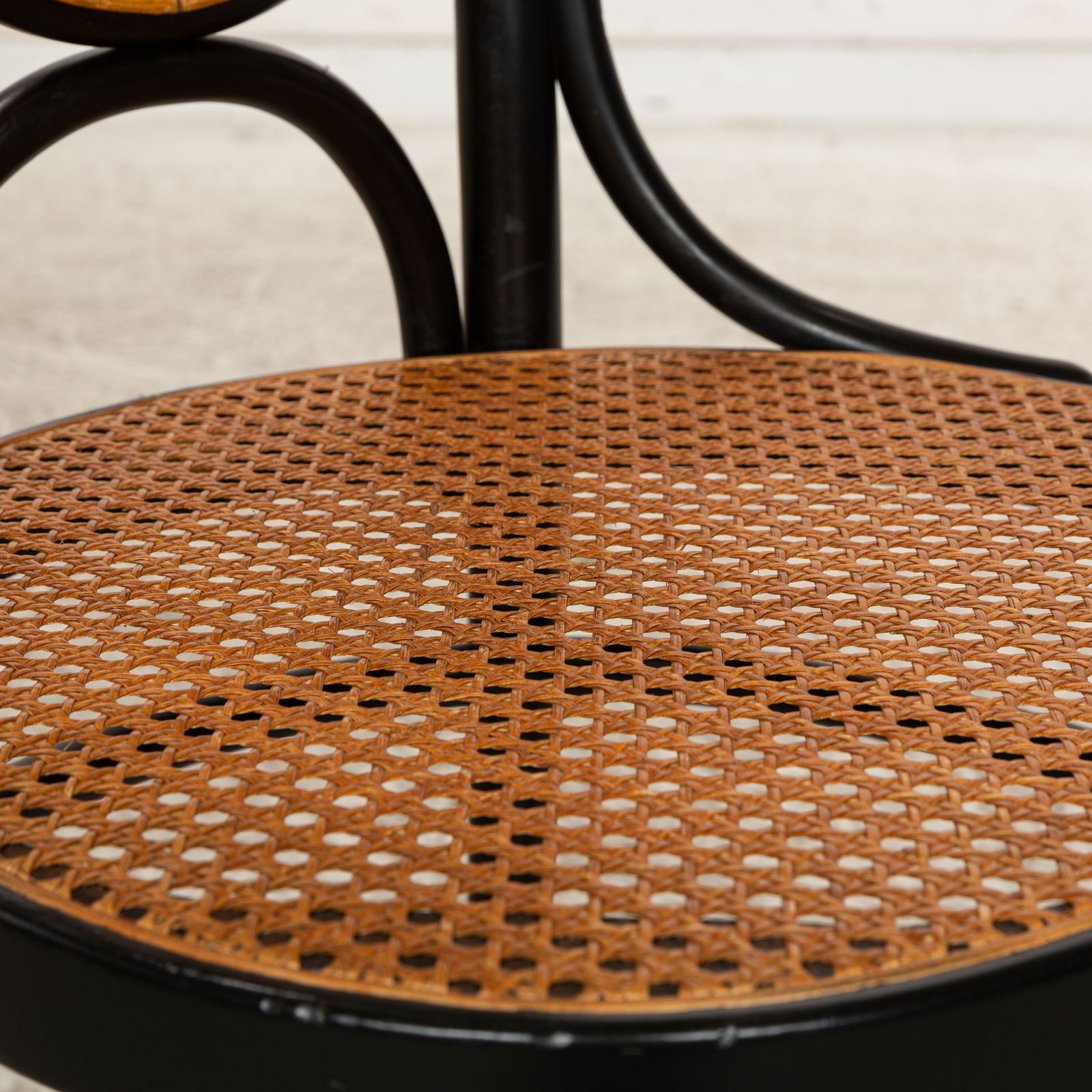 Lot de 4 chaises Thonet No. 207 R en bois, salle à manger, brun, café photo for sale