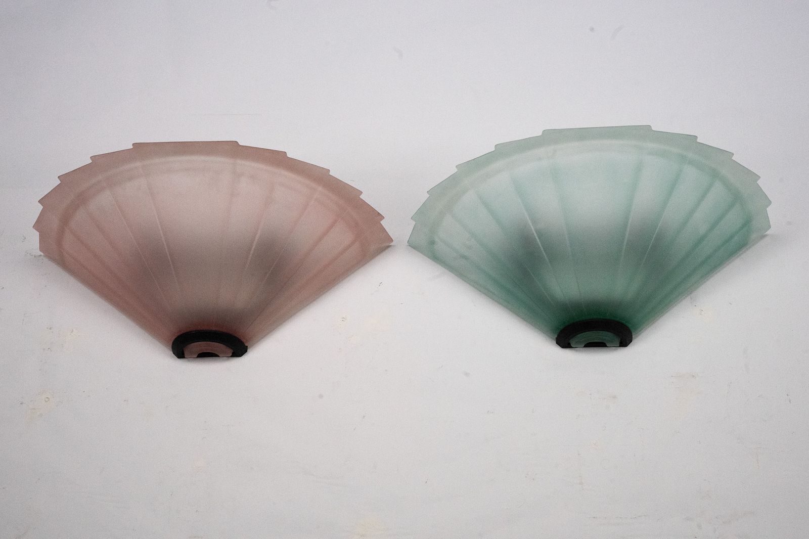 Pair Of De Majo Sconces In Thick Pink And Green Murano Glass. Italy 1980s photo Lighting
