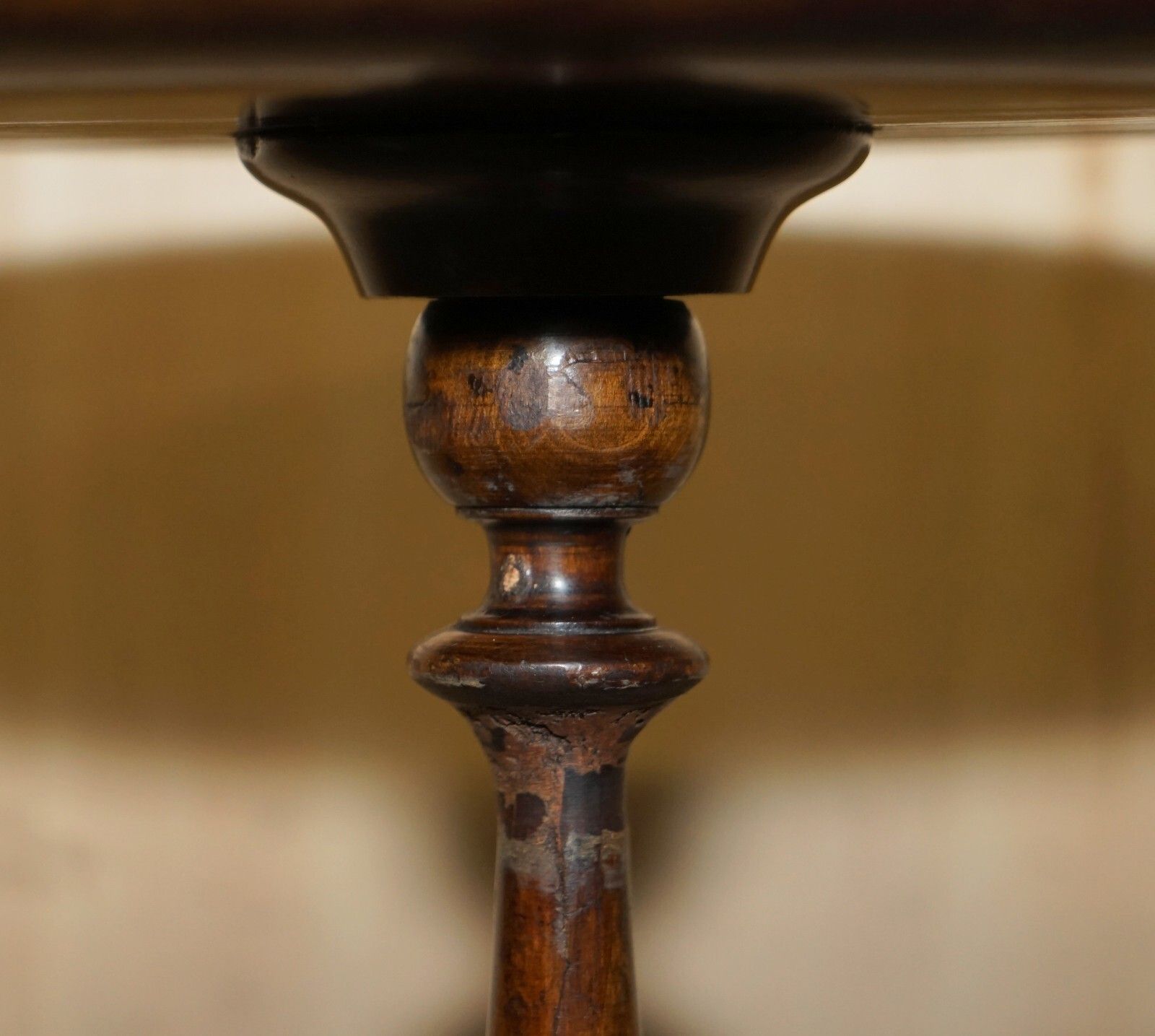 Vintage Light Mahogany With Sculpted Legs Tripod Lamp Side End Wine Table photo 375.0