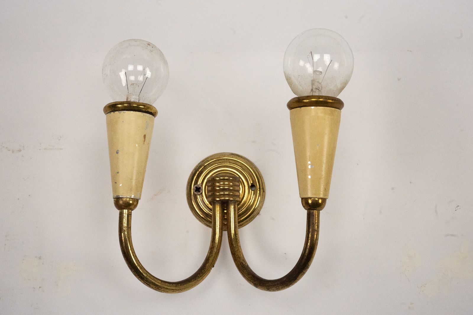 photo furniture Set Of Four Mid Century Sconces In Lacquer And Brass. Italy 1950s