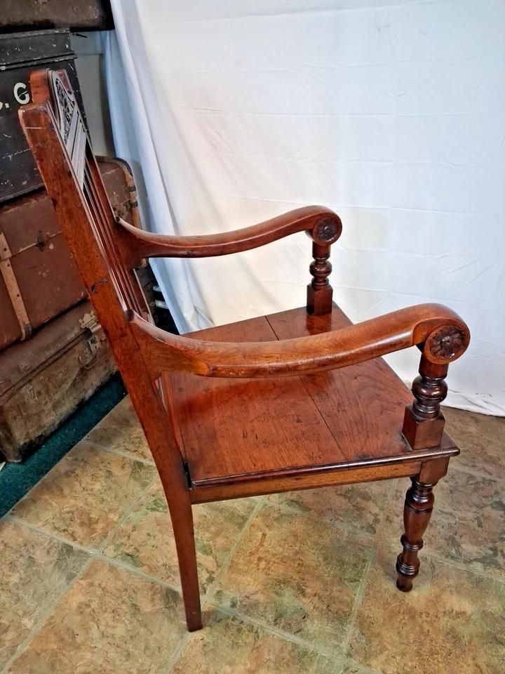 Victorian Mahogany Hall Elbow Chair With Beautiful Patina photo vinterior