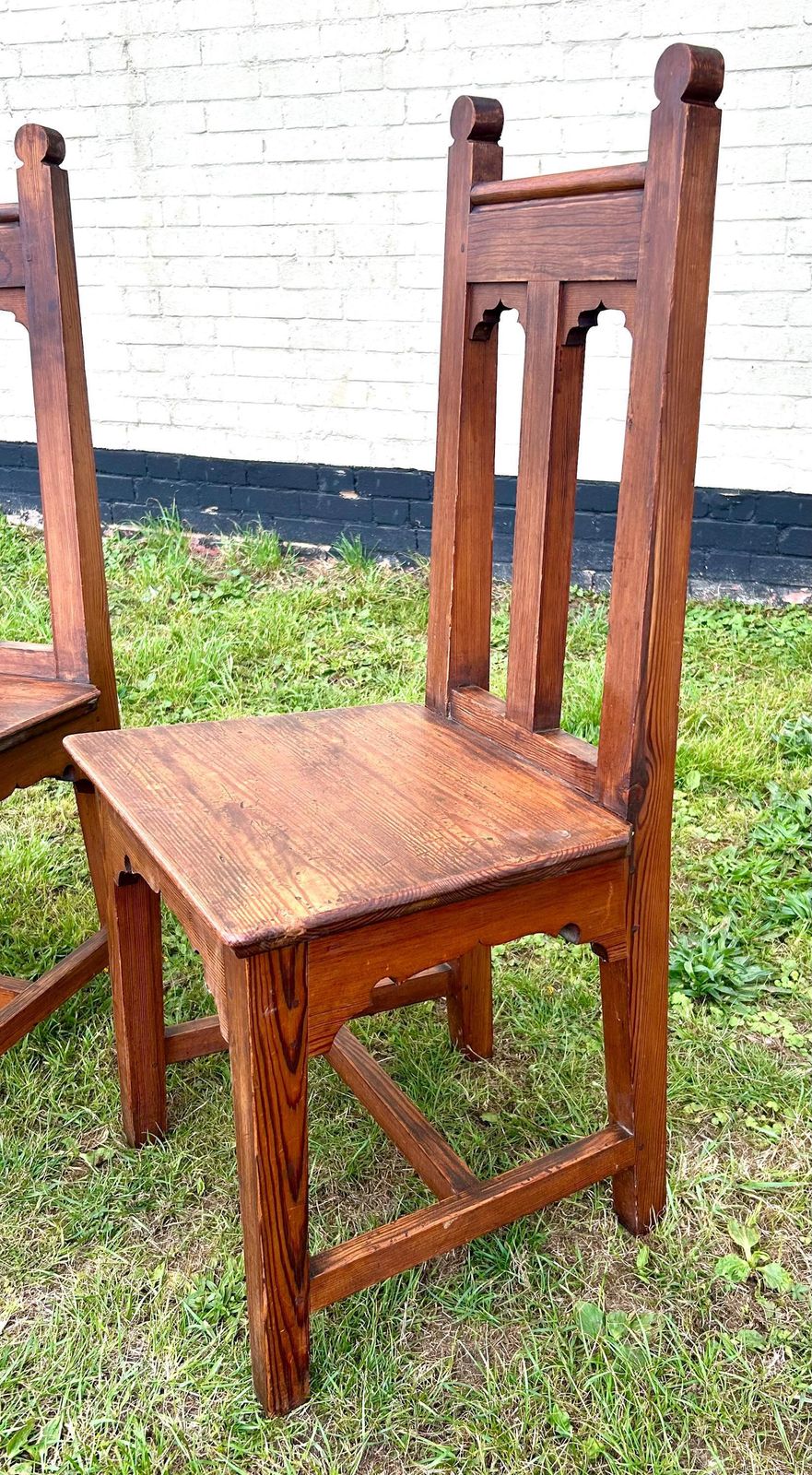 Pair Of Pitch Pine Gothic Antique Chapel Church Chairs Vintage Altar Industrial Retro Kitchen Dining Old Wooden Wedding photo Furniture