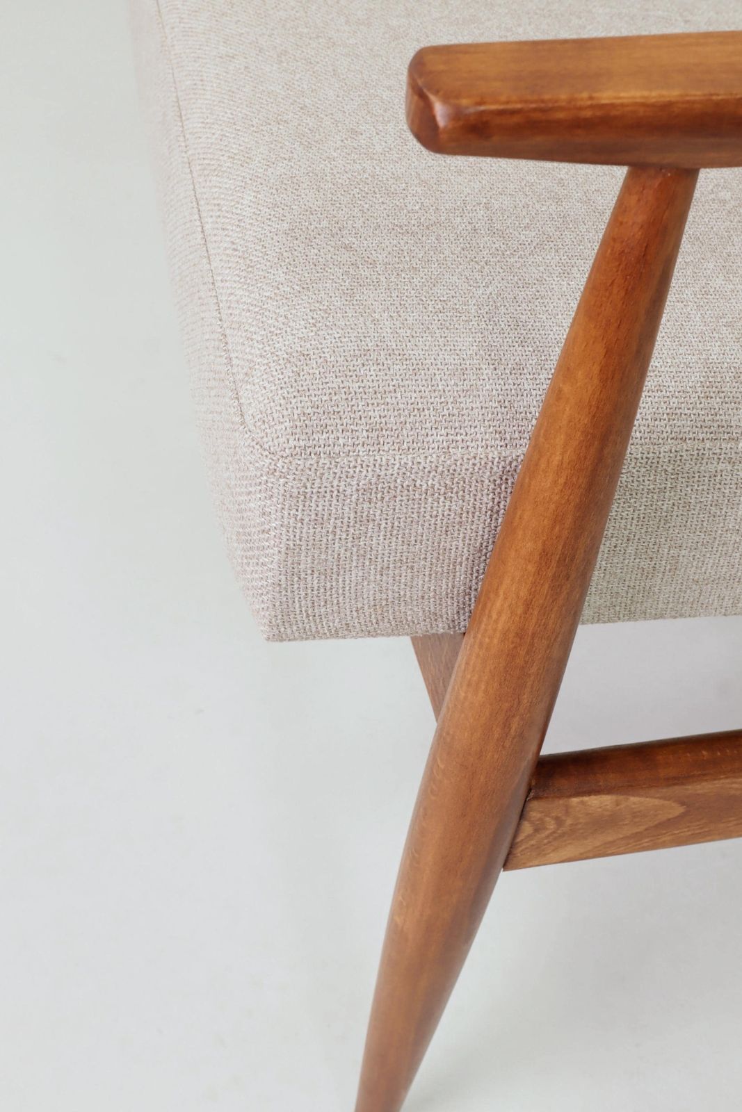 photo furniture Scandinavian Lounge Chair Braid Beige Upholstery Classic Design